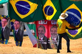 Bolsonaro y Lula buscan apoyos de cara a segunda vuelta de elección presidencial