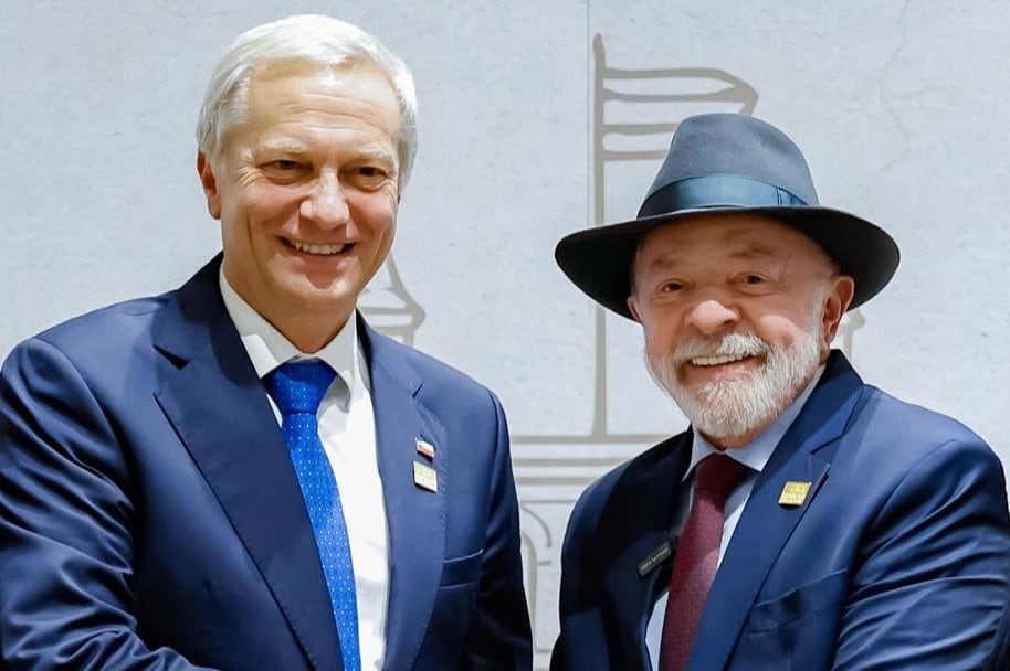 Lula anuncia acuerdos con Kast tras reunión en Mercosur y lo invita a visitar Brasil este año