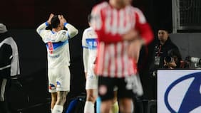 Un rebote y el balón se clavó en el ángulo: el gol con que Fernando Zampedri le da vida a la UC ante Estudiantes