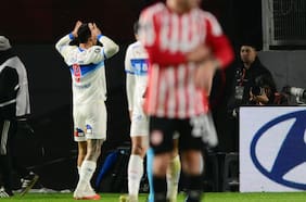 Un rebote y el balón se clavó en el ángulo: el gol con que Fernando Zampedri le da vida a la UC ante Estudiantes