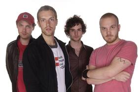 “Me encanta su energía”: el productor de Coldplay revela las historias tras su éxito