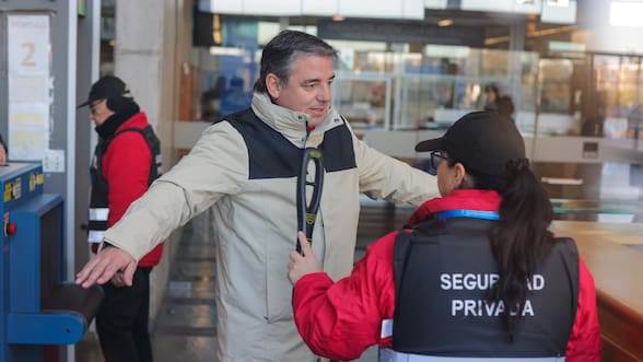 Caso Sartor: Los hermanos Larraín, Michael Clark y Sergio Yáñez ingresan a prisión preventiva en Santiago 1 y Capitán Yáber