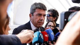 “Ya no puedo más”: La renuncia del presidente de Valencia a un año de mortales inundaciones que abre crisis en el PP