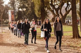 Hot Girl Walk Chile: el proyecto para hacer amigas caminando