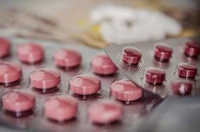 Vale cuatro dólares en Estados Unidos y más de 30 mil pesos en Chile: antidepresivo ayuda a disminuir hospitalizaciones por Covid