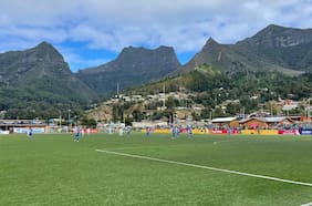 “Un partido en una isla perdida en medio del Pacífico”: prensa europea se rinde ante el histórico duelo en Juan Fernández