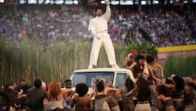 ¡Solo 7 minutos!: Así fue el increíble montaje del escenario para el show de Bad Bunny en el Super Bowl LX