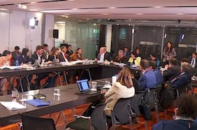 Pide rechazarlo: De la Llera envía nueva carta, esta vez por el presupuesto del Ministerio de Ciencia