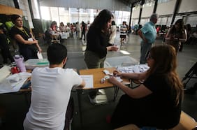 Este es el horario de las mesas de votación durante el domingo por la segunda vuelta