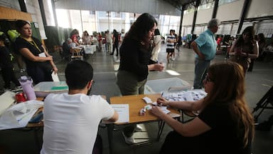 Este es el horario de las mesas de votación durante el domingo por la segunda vuelta