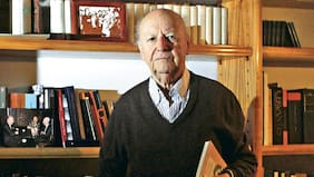 Archivo de Jorge Edwards llega a la Universidad Diego Portales