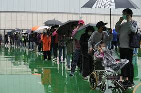 Hospitales de Hong Kong en “modo de guerra” ante aumento de contagios por Ómicron