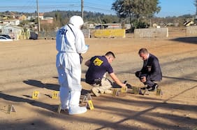 Al menos 18 disparos y posible ajuste de cuentas: qué se sabe del doble homicidio en Valparaíso