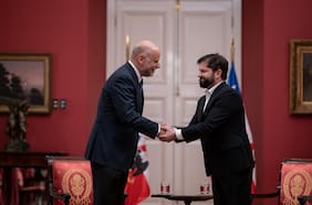 Elizalde refuerza emplazamiento de Boric a Kast: llama a que el debate sea sobre “hechos” y no en base a “fake news”