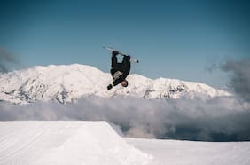 Álvaro Yáñez y Antonia Yáñez dominan el snowboard en El Rey del Park en El Colorado