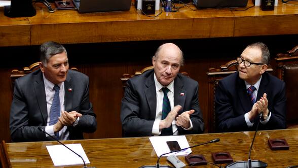 Ministros despejan enredo de versiones: “El Ejecutivo no patrocinará ninguna iniciativa de feriado el 17 de septiembre”