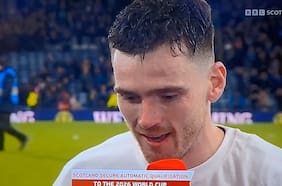 “Está en algún lugar sonriéndome”: la emoción de Andrew Robertson al recordar a Diogo Jota en los festejos de Escocia