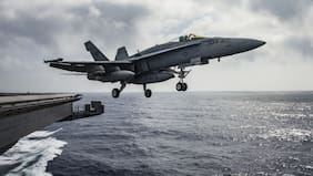 Un helicóptero militar y un caza de EEUU se estrellan en el Mar de China Meridional: esto es lo que se sabe