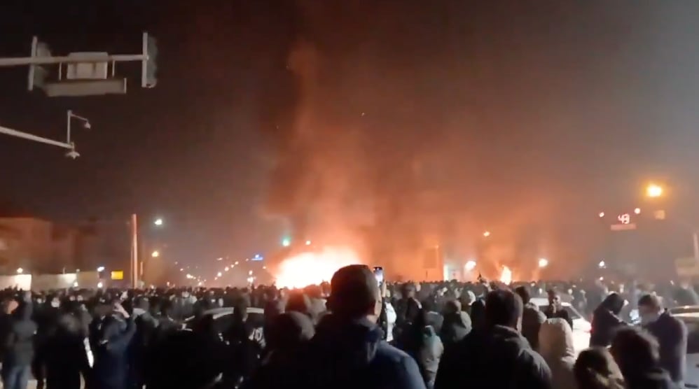 Irán en llamas: Violentas protestas contra el régimen sacuden al país