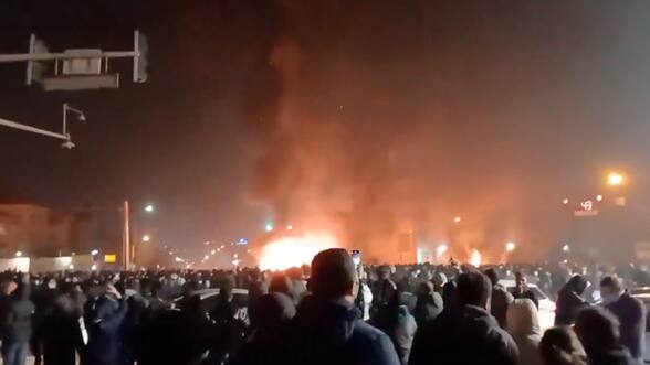 “Es peor de lo que se imaginan”: Cómo los iraníes desafían la brutal represión del régimen contra las protestas