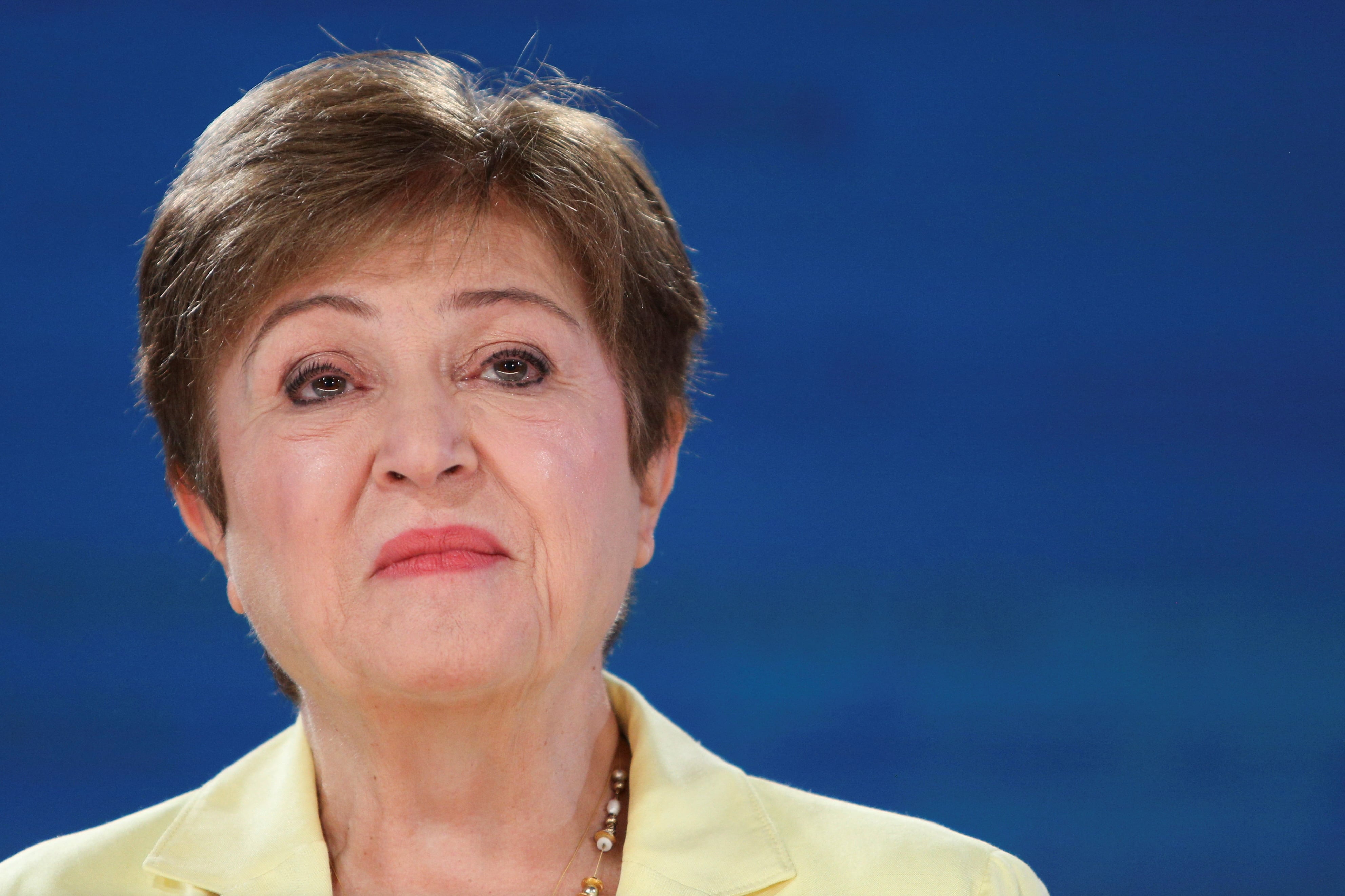 Directora del FMI advierte riesgo en el crecimiento de la IA.