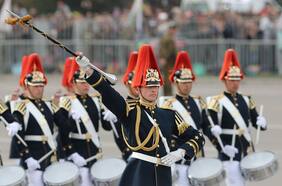 Militares lustran sus botas: Ejército alista Parada en Parque O’Higgins, aunque la última palabra la tiene el Presidente