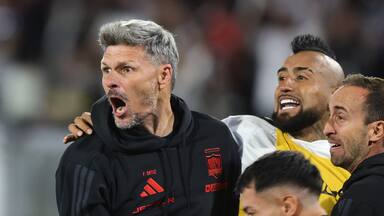 La satisfacción de Fernando Ortiz tras otra victoria sobre la hora de Colo Colo: “Siempre fuimos a buscar el partido”