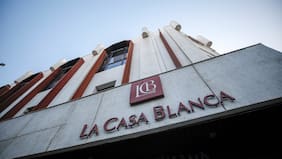 Abre nueva galería comercial en Santiago en antigua tienda de trajes de novia en calle Puente