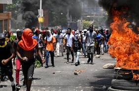 El contingente policial de Kenia que ayudará a combatir la violencia de las pandillas en Haití