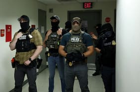 ¿Quiénes son los enmascarados del ICE?