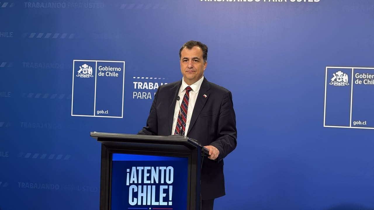Arenas debuta como vocero de gobierno y lanza dardo contra Boric: “Para aportar hay que dar soluciones más que críticas”