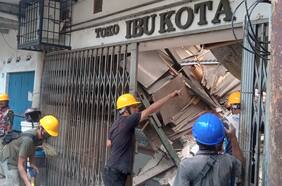 Fuerte sismo deja al menos 162 muertos en isla principal de Indonesia