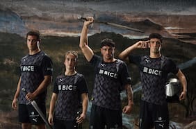 La UC presenta una nueva camiseta inspirada en las armaduras de los caballeros medievales