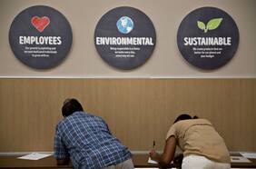 Bolsa de Santiago corta racha positiva y Wall Street cierra con caídas por negativo dato de desempleo