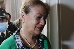 Carabineros realiza nuevas diligencias en vivienda de Ángela Vivanco por causa por tráfico de influencias