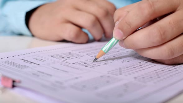 En defensa del conocimiento: la prueba PISA y las aporías de la educación