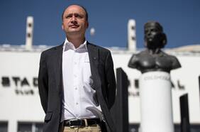 Edmundo Valladares vuelve a la testera del Club Social y Deportivo Colo Colo por aplastante triunfo