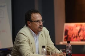 Quién es Gabriel de la Fuente, la ex mano derecha de Monsalve y pieza clave en la investigación contra el exsubsecretario