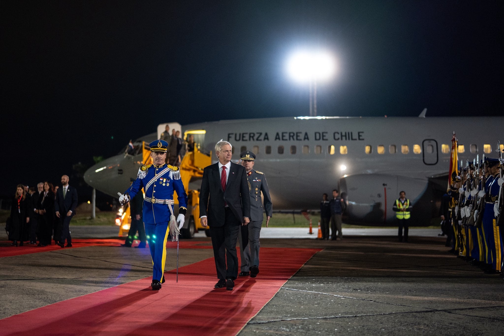 "¡Felicitaciones Paraguay!": Kast llega a Asunción para la Cumbre del Mercosur y destaca clasificación mundialista