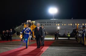 Kast llega a Asunción para la Cumbre del Mercosur y destaca clasificación mundialista: “¡Felicitaciones Paraguay!”