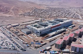 Alzas de precios de hasta 54% y quiebras de inmobiliarias: efectos de la pandemia dificultan construcción de 17 hospitales