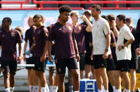 Thomas Berthold, campeón germano en Italia ‘90: “Esta Alemania con suerte pasa el grupo, pero tampoco hará mucho más”