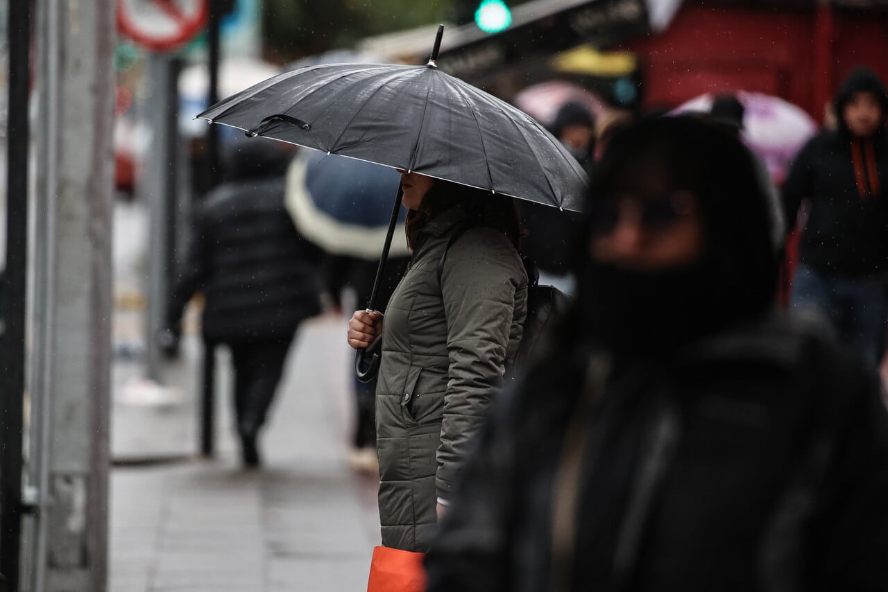 Alerta por lluvia moderada a fuerte en la zona centro-sur: estas serán las regiones afectadas