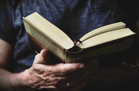 Estas son las tres carreras gratis para mayores de 50 años que tendrá la primera “Universidad de la Experiencia” del país