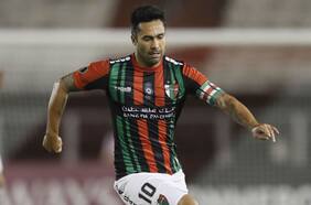 ¿Se va de Chile?: El incierto futuro del Mago Jiménez tras su salida de Palestino