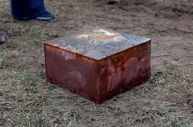 Hallan segunda cápsula del tiempo en pedestal de derribada estatua de general confederado