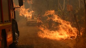 Emiten alerta meteorológica por vientos en la Región de Valparaíso en medio de combate de incendios en Concón y Limache