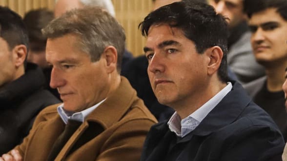Un mercado de pases que lo sepultó y con escaso apoyo en Cruzados: los motivos de la UC para despedir al Tati Buljubasich