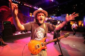 Kusturica habla de Boric y Lula, y adelanta que su despedida de los escenarios “será explosiva”