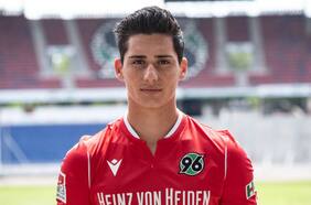 La Premier toca la puerta de joven delantero con sangre chilena